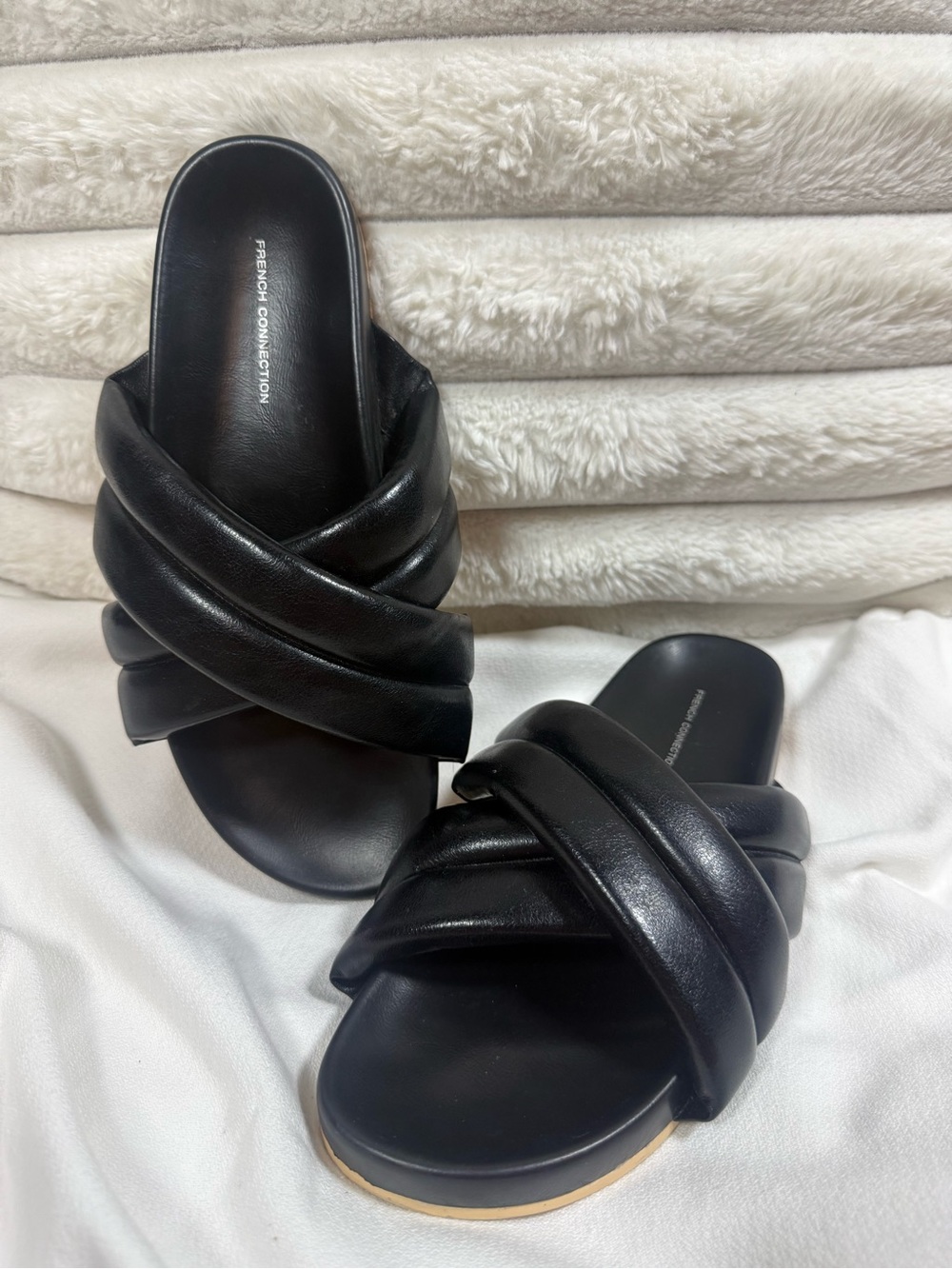 French Connection Black Padded Upper Crisscross Slide Sandals. Size 7
